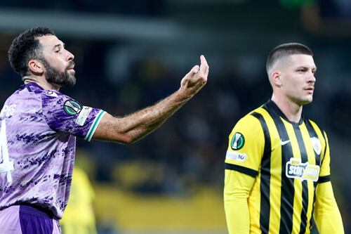 El AEK de Orbelín Pineda rescata MILAGROSO EMPATE ante equipo que les remató 1 VEZ