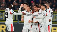 ¡Mal y de malas! Milan perdió a Santi Gimenez por lesión y no pasó del empate contra Atalanta