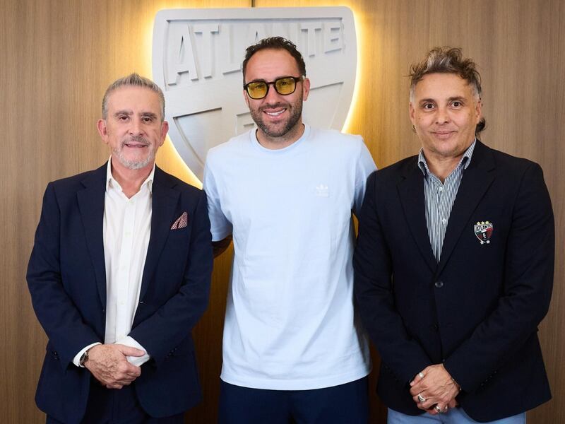 ¡Congelan su contrato! Atlante anuncia pausa en su vínculo con David Ospina por motivos de salud