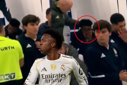 ¿Estaba llorando? Captan a Vinicius ‘DESTROZADO’ tras ser abucheado en el Bernabéu (VIDEO)