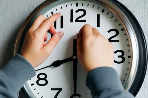 Horario de Invierno 2025 en México: ¿A qué celulares les debes cambiar la hora, qué día y cómo hacerlo?