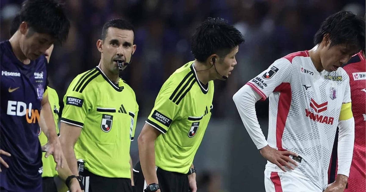 César Ramos deja temporalmente la Liga MX: El silbante mundialista arbitra en la J1 League de Japón