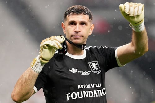 Aston Villa busca al REEMPLAZO del Dibu Martínez, lesionado y quien ya no iría a la Juventus