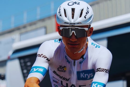 Isaac del Toro CEDE el maillot blanco y cae en la general tras la ETAPA 10 del Tour de Francia