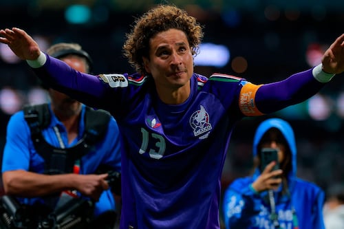FIFA rinde homenaje a exitosa carrera de Guillermo Ochoa tras anunciar su retiro del futbol