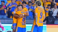 ¡Lluvia de goles y emociones! Tigres protagoniza final cardíaco y vence 3-2 a Toluca (GOLES)