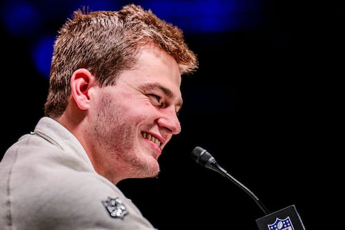 Drake Maye tranquiliza a los Patriots para el Super Bowl LX; dejó atrás las molestias en el hombro