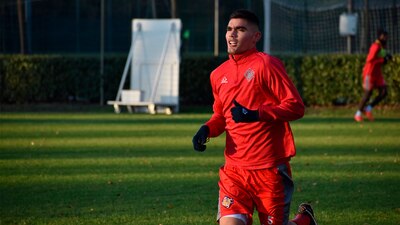 Johan Vásquez quedó fuera de la convocatoria y no vio minutos ante la Juventus.