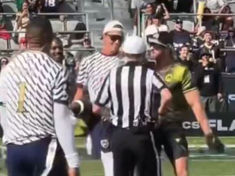 ¡Se calentó! Tom Brady trolleó a Logan Paul y el luchador fue a encararlo (VIDEO)