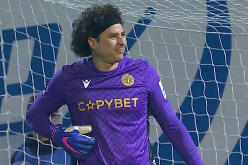 Guillermo Ochoa sufre goleada 3-0 con el AEL Limassol en la Liga de Chipre
