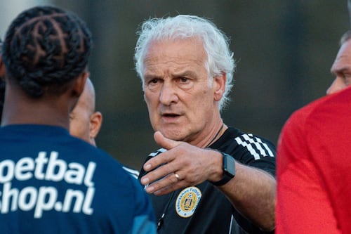 ¡Curazao se queda sin entrenador a un mes de la Copa del Mundo! Renunció Fred Rutten