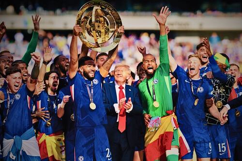 Donald Trump bromea con ELIMINAR el término ‘soccer’ y llamarlo solo ‘football’: ‘Creo que podría hacerlo’