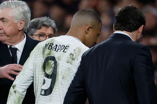¡El Real Madrid deja a Kylian Mbappé en la banca en la final de la Copa del Rey contra Barcelona!