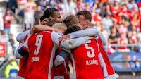 ¡Mateo Chávez y AZ sufrieron de visita! Rascaron el empate ante Cambuur con gol de penal al 83′
