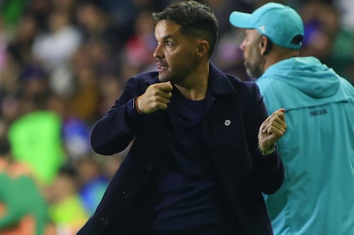 Larcamón pide CONFIANZA a la afición para entregar resultados: ‘Es un momento difícil, pero llegarán’