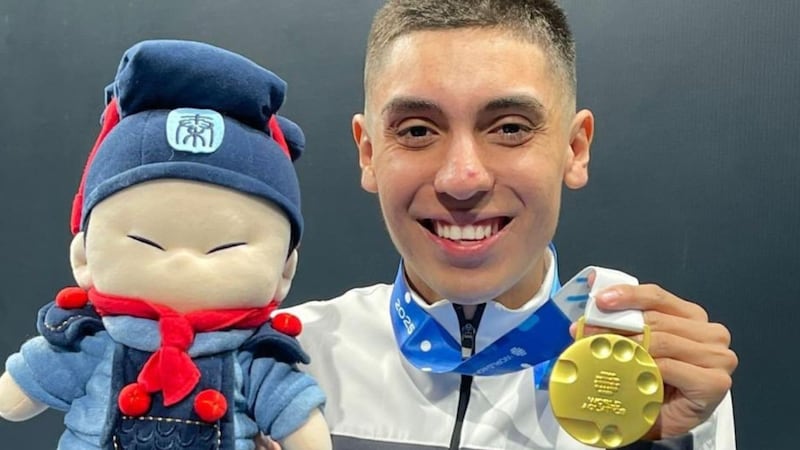 Mexicano Diego Villalobos se lleva el oro en la Copa del Mundo de Natación Artística (VIDEO)