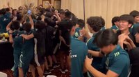 ¡Ya son hermanos! Jugadores de Japón celebraron junto a México su pase a 16vos del Mundial Sub-17