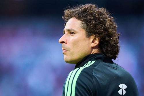 Guillermo Ochoa sabe que compite con jóvenes en el Tri, pero advierte: ‘¿Por eso voy a dejar de pelear? No’