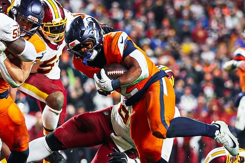 ¡Se salvan los Broncos en la NFL! Denver derrota en tiempo extra a los Washington Commanders