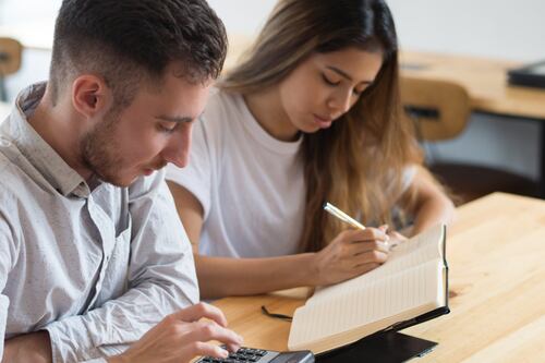 ¿A qué alumnos con Becas Benito Juárez 2026 les depositan pago triple en Enero y cómo recibirlo?