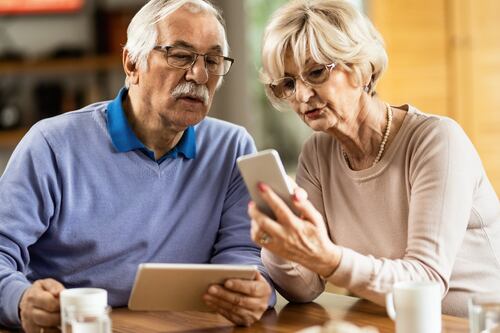 Pensión Bienestar y Mujeres Bienestar: ¿Qué letras y apellidos se registran hoy Lunes 8 de Diciembre?