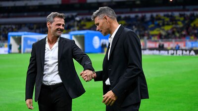 Cocca estuvo presente en el duelo entre América y Necaxa, ya como DT del Tri.