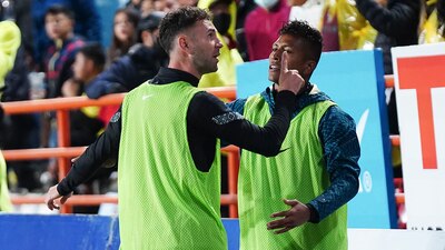 Miguel Layún se encaró con la propia afición del América.