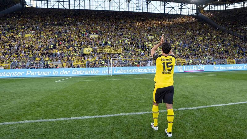 ¡Se retira un campeón del mundo! Mats Hummels jugó sus últimos minutos con Borussia Dortmund (VIDEO)
