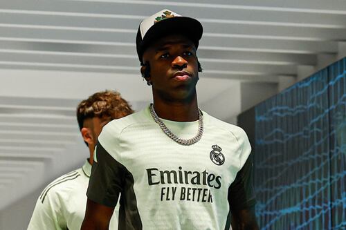 Xabi Alonso lanza pedrada a Vinicius tras fallar penal: ‘Me molestó, el primer tirador es Mbappé’