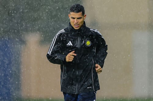 ‘Corrió al vestidor a vomitar’; Cristiano Ronaldo jugó enfermo, reveló técnico del Al-Nassr