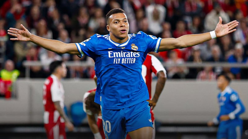 Mbappé se toma con humor los CÁNTICOS de aficionados del Olympiacos: ‘Hablaban un francés malo’