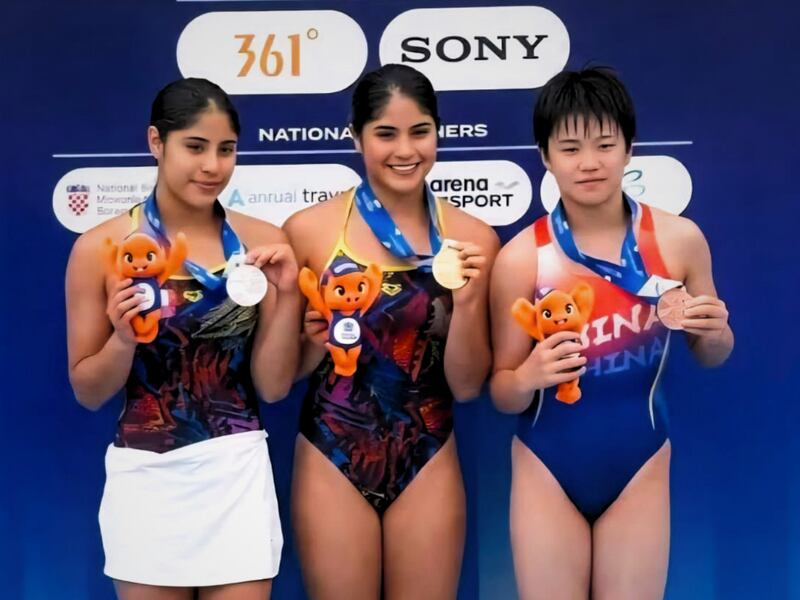 ¡PREMIO DOBLE mexicano! Mía y Lía Cueva GANAN oro y plata en Mundial Juvenil de Clavados 2026
