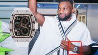 De HUMILDE, nada: Allan Saint-Maximin uso reloj con valor MILLONARIO en su arribo a México (FOTO)