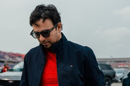 ‘Fue mi culpa’; Checo Pérez se disculpa tras chocar a su compañero Valtteri Bottas en GP de China