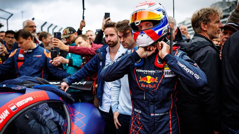 ¡Max Verstappen debuta con éxito en NLS y obtiene licencia para correr las 24 horas de Nurburgring!