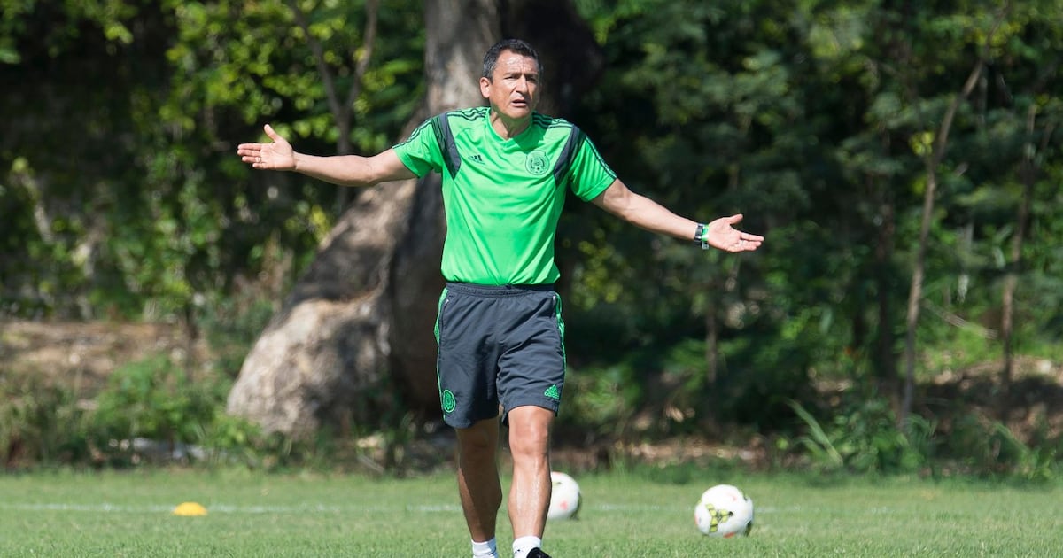 Juan Carlos Ortega asume las fuerzas básicas de Pumas tras su paso por Querétaro y el Tri