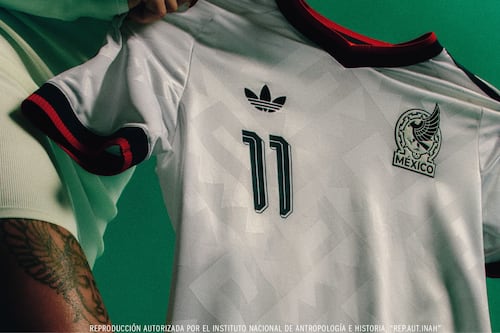 Elegante y lleno de historia: México presentó su jersey de visita para el Mundial 2026 (FOTOS)