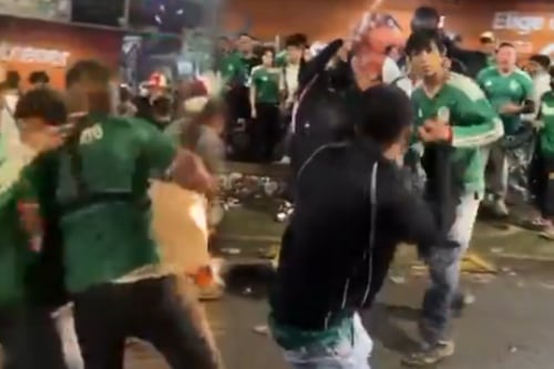 No todo fue fiesta: Aficionados se agarraron a GOLPES en festejos por el triunfo de México