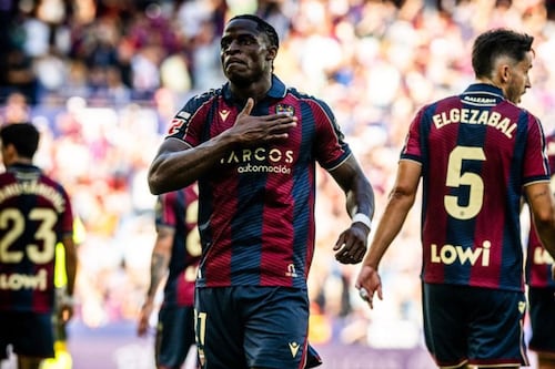 Real Madrid tiene en la mira a Etta Eyong, delantero que preferiría fichar por el Barcelona