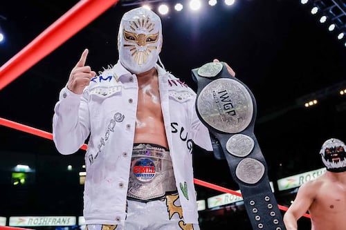 Místico se reúne con Natalia Jiménez en la Arena México en función del CMLL