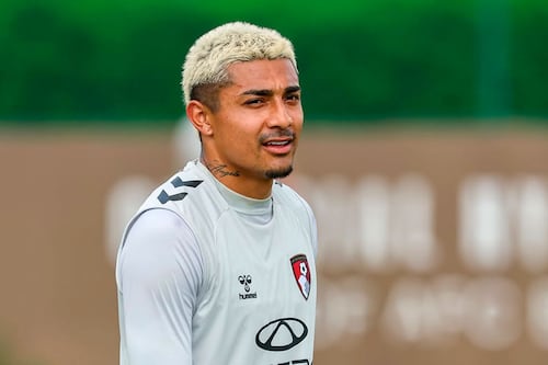 Julian Araujo vuelve a lesionarse y es operado a días del inicio de la Premier League