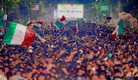 Mueren tres personas por asfixia durante la celebración del triunfo de México ante Ecuador en CDMX