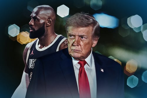 Trump llama ‘RACISTA’ a LeBron James y ELIGE a Jordan como el mejor basquetbolista de la historia