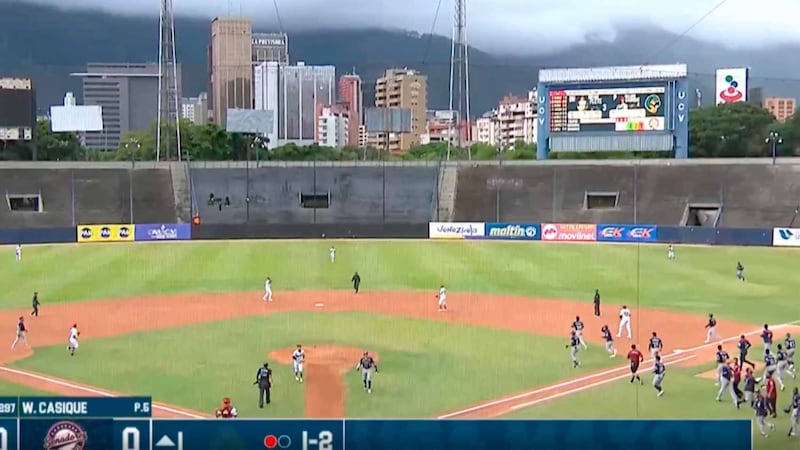 Terremoto en Venezuela sorprende a beisbolistas en pleno partido (VIDEO)