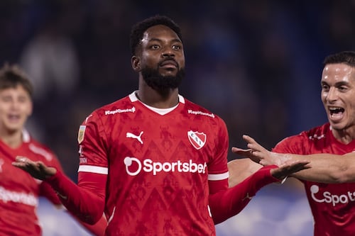 ‘Les di todo, pero nunca me cuidaron’; Álvaro Angulo, inminente refuerzo de Pumas, revienta contra Independiente