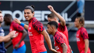 Erick Gutiérrez sirvió una asistencia en la goleada de su equipo