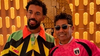 Jorge Campos reconoce labor de Vozinha e intercambian playeras en reunión tras el Mundial 2026