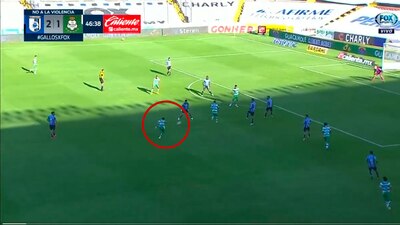 Santos empató el partido con un golazo de Leo Suárez