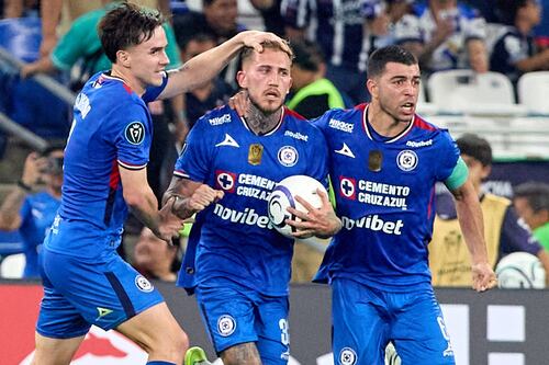 Stefan Medina terminó de portero tras EXPULSIÓN de Mele y Cruz Azul le REMONTÓ 2-3 a Rayados (VIDEO)