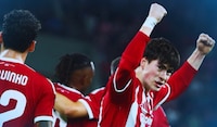 ¡Hormiga, IMPARABLE! Armando González DEBUTA CON GOL en Europa League durante triunfo de Olympiacos